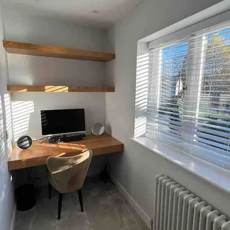 Squirrels Leap - Beautiful One Bed Apartment Alderley Edge Exterior photo
